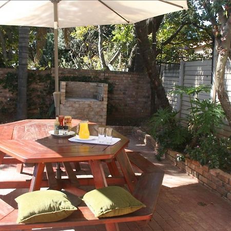 Pta East Guest House Pretoria-Noord Exteriör bild