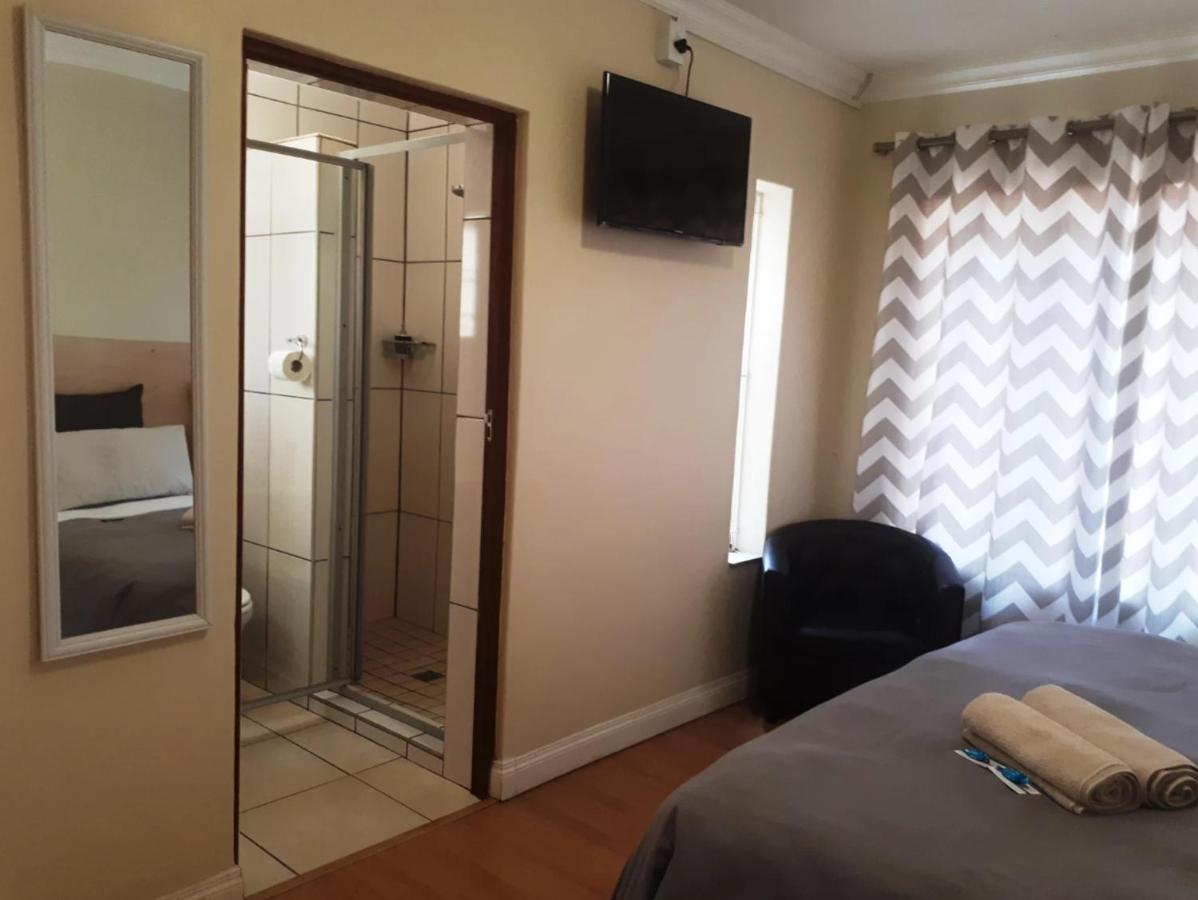 Pta East Guest House Pretoria-Noord Exteriör bild