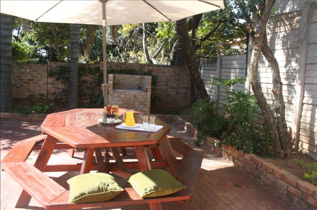 Pta East Guest House Pretoria-Noord Exteriör bild