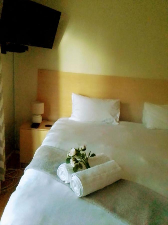 Pta East Guest House Pretoria-Noord Exteriör bild